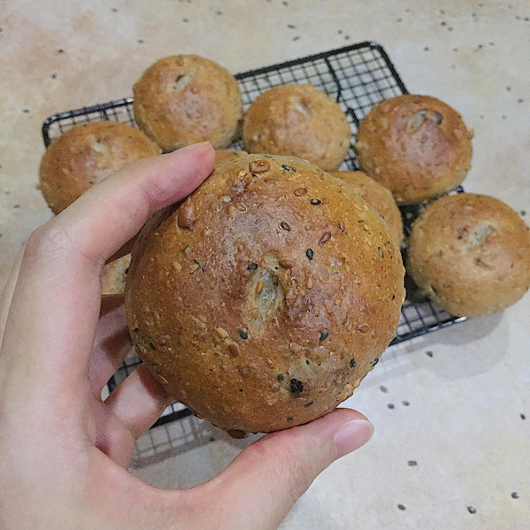 什锦坚果谷物早餐包（Muesli rolls）丨健康·烘焙