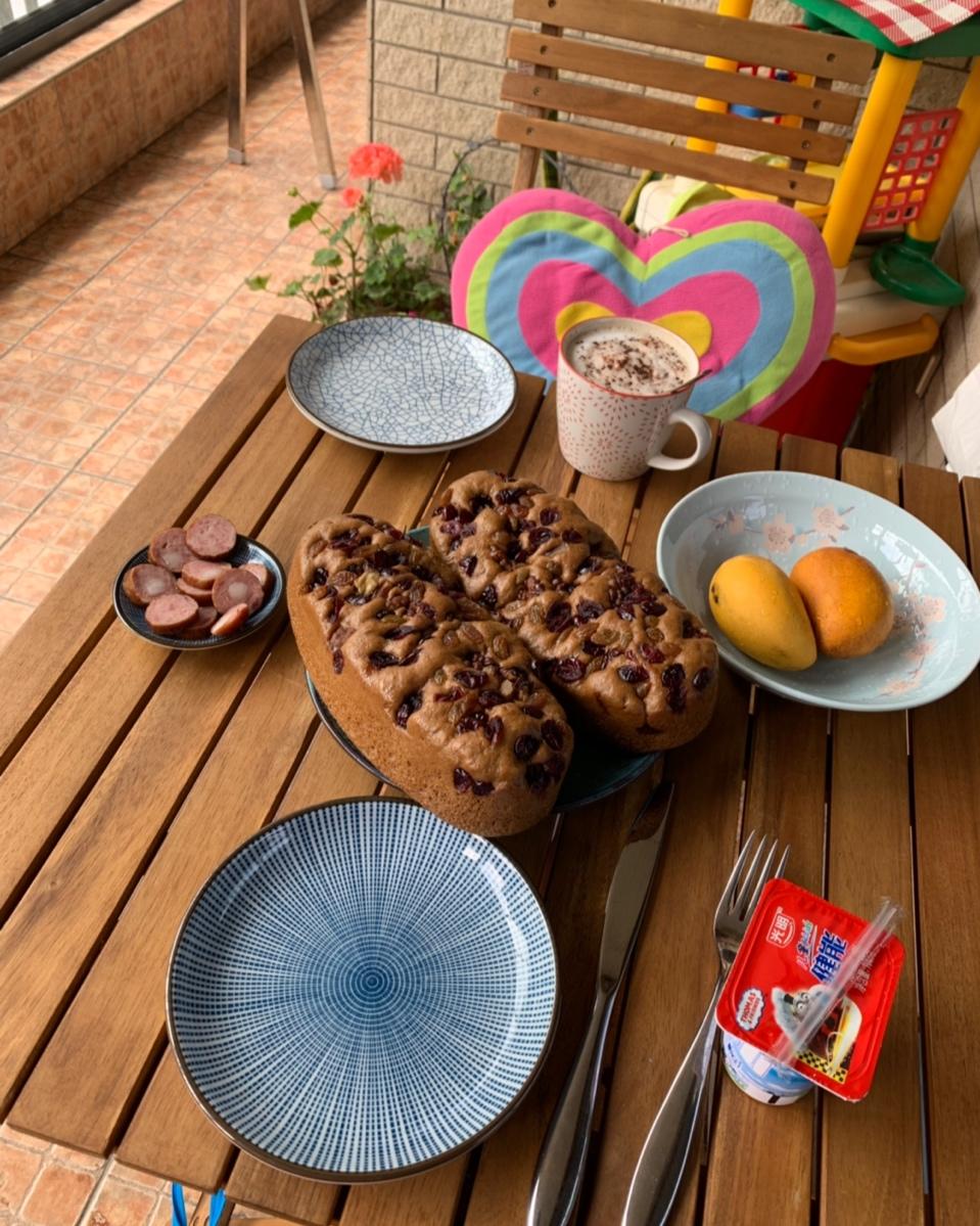 红枣红糖发糕：不塌不缩、组织均匀、手感软绵、口感Q弹