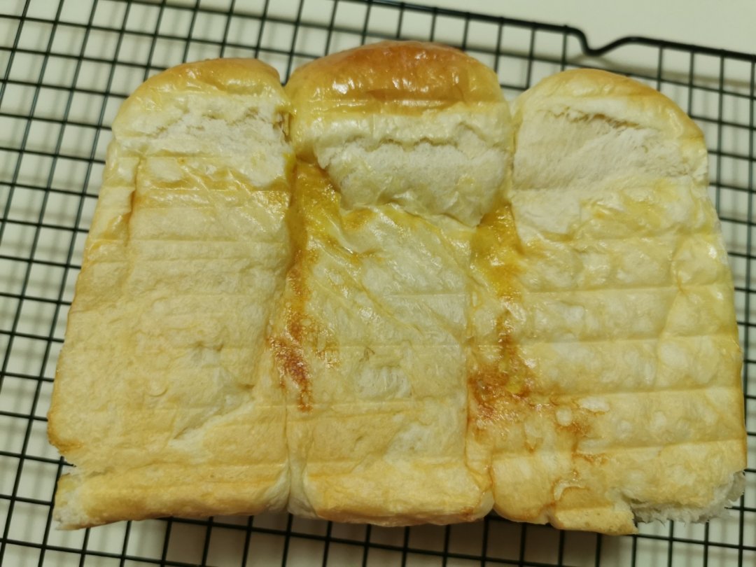 天然酵母山形吐司ー来自《割口发烧友的面包》