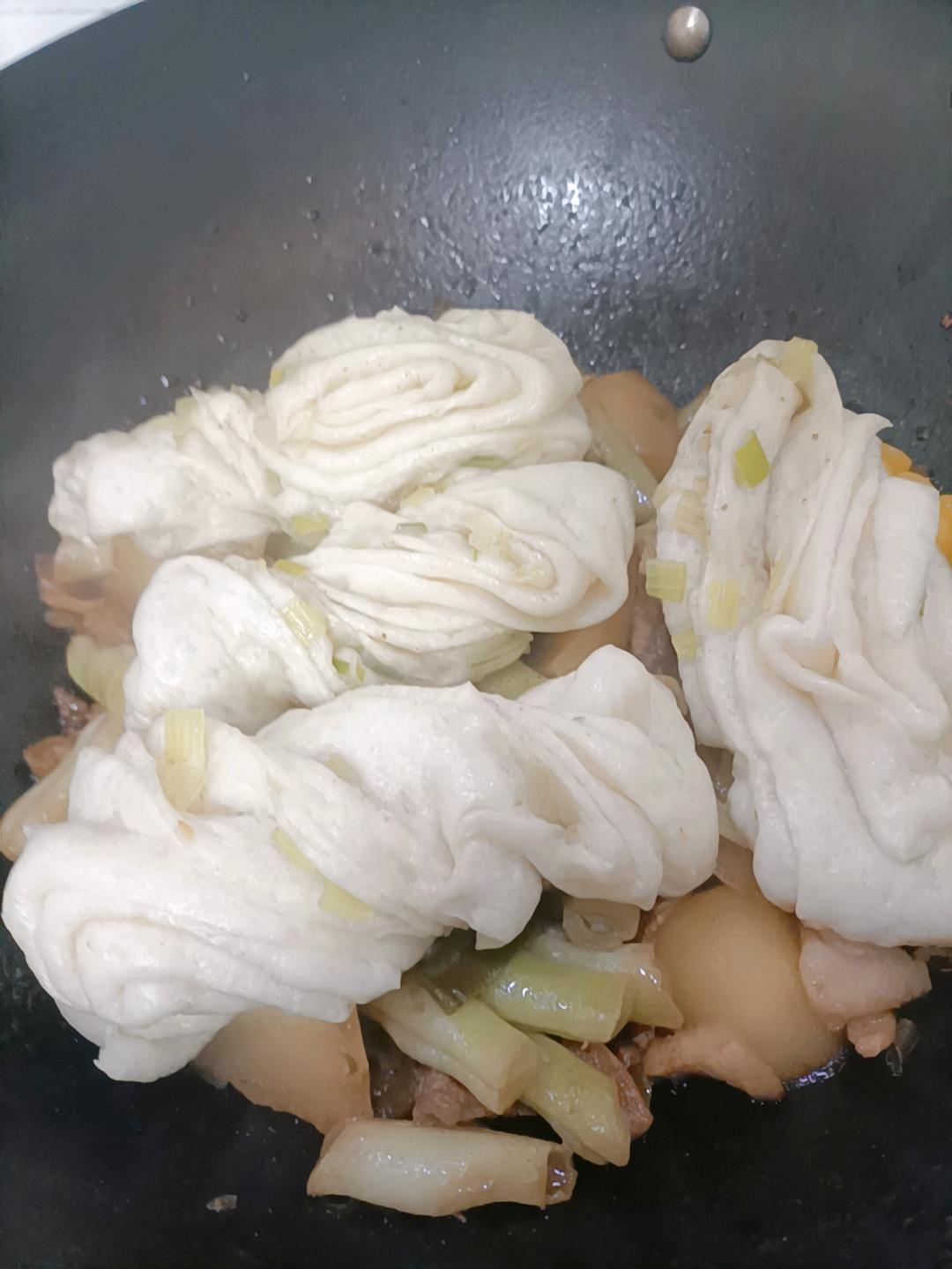 家常豆角炒肉焖花卷