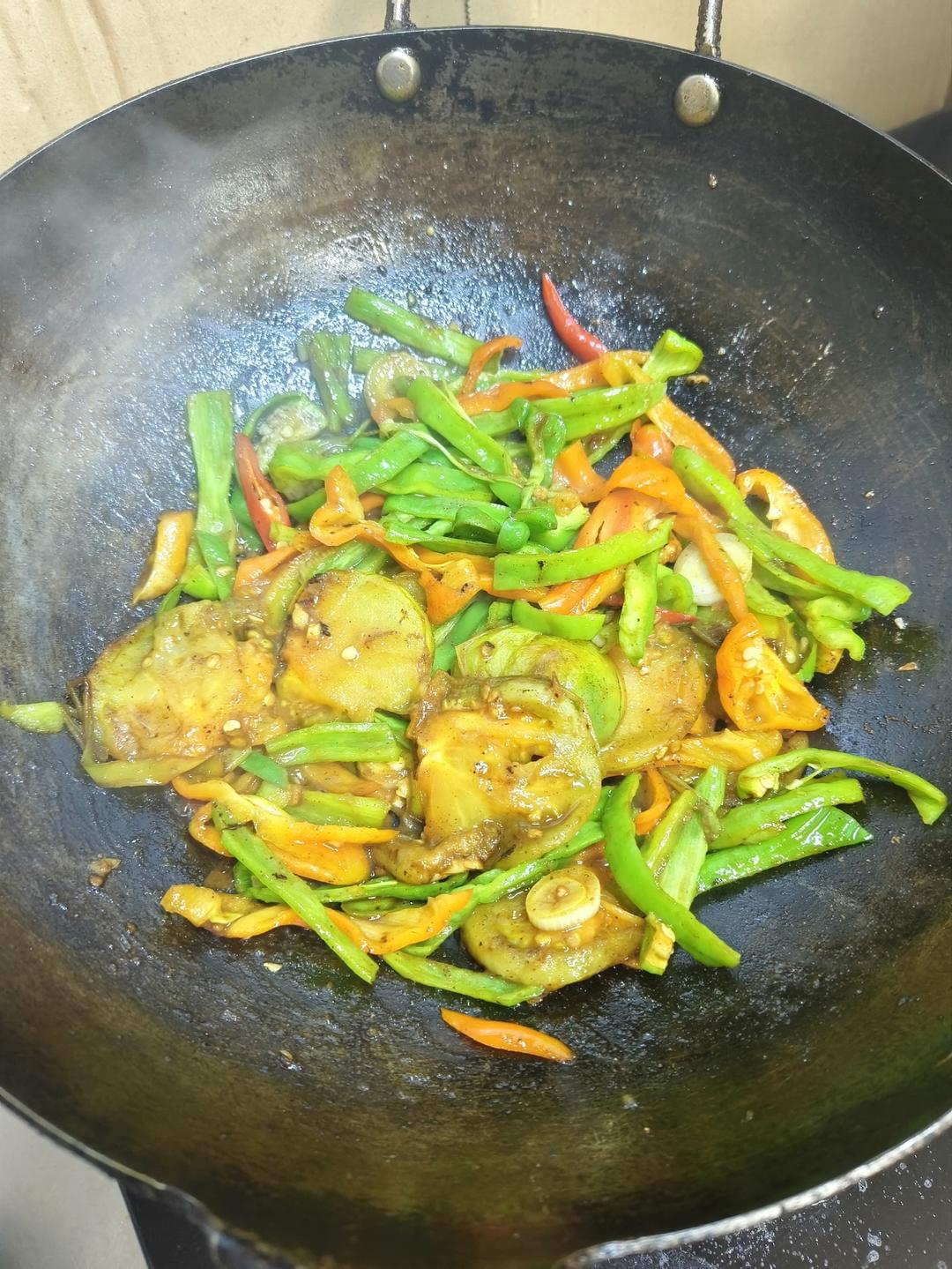 青番茄炒辣椒
