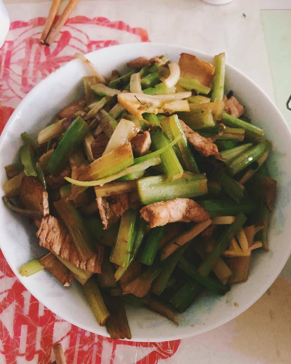 芹菜炒肉