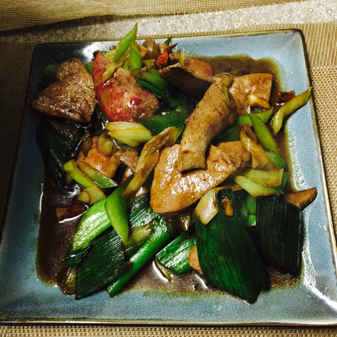 彭卓文做的大蒜炒猪肝