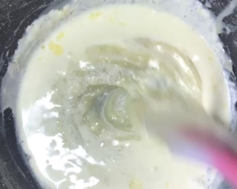 不用棉花糖的牛奶棒棒糖的做法 步骤5