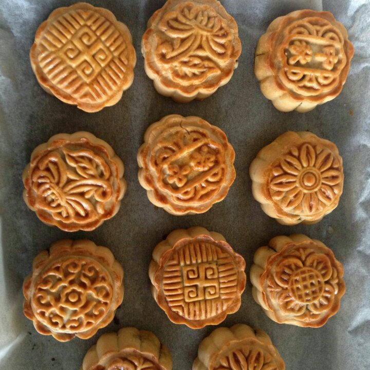 广式月饼—蛋黄莲蓉月饼