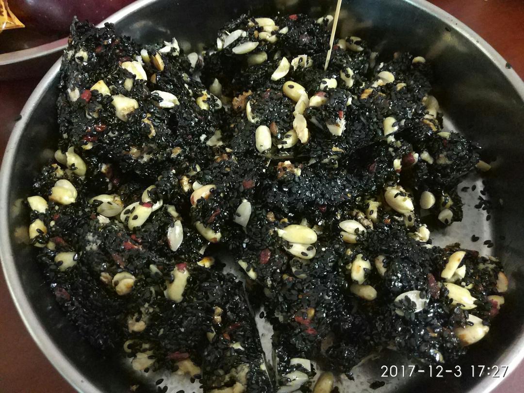 枸杞核桃花生黑芝麻片