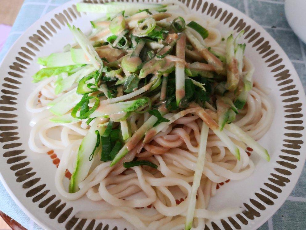 芝麻酱凉拌面