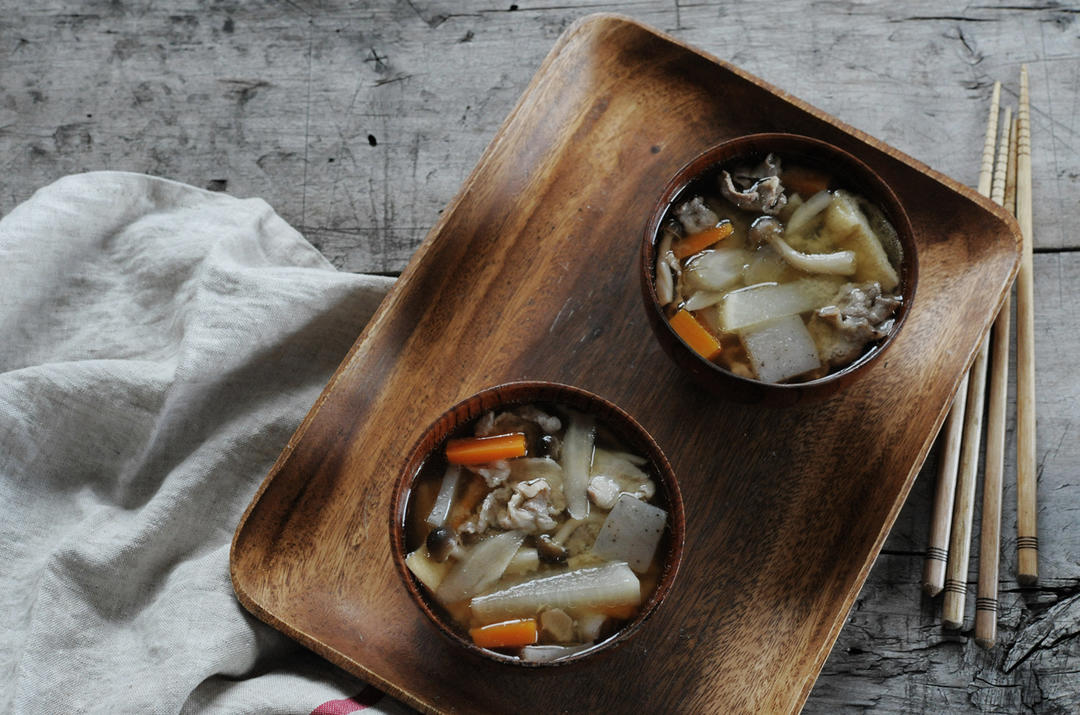豚汁とんじる（日式猪肉味噌汤）