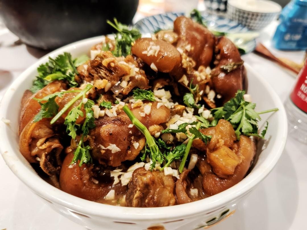 美味的家常菜：红烧猪蹄