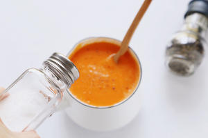 奶香胡萝卜洋葱汤（宝宝辅食）的做法 步骤7