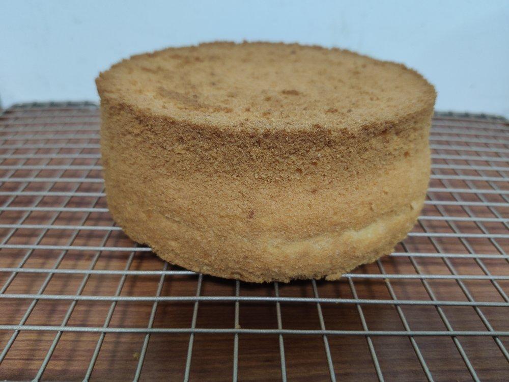 空气炸锅蛋糕 戚风（6寸超详细打蛋/脱模步骤）