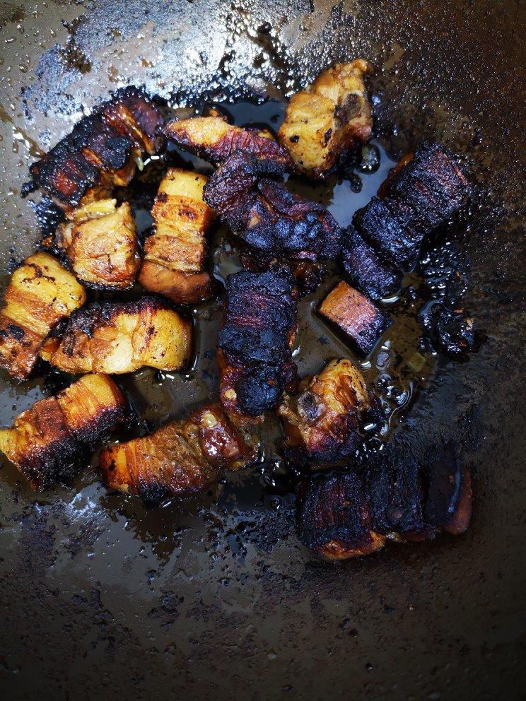 红烧肉全烧焦啦!忙着拖地板,印象中是关了头