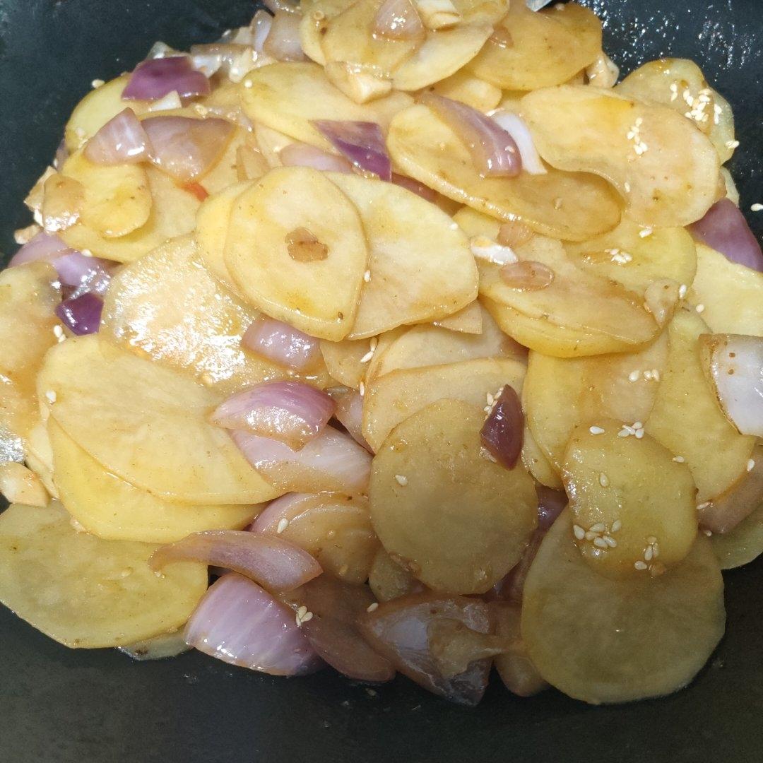 边吃边流泪的「孜然土豆片」