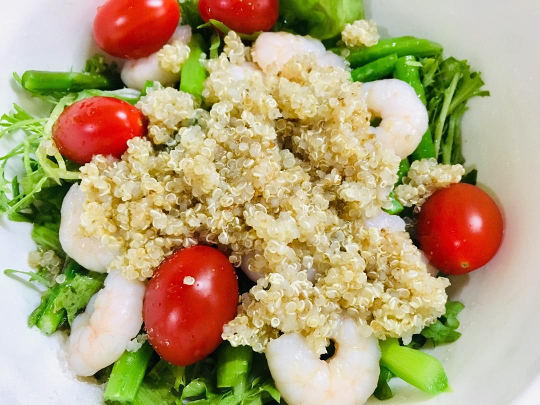 藜麦虾仁轻食沙拉