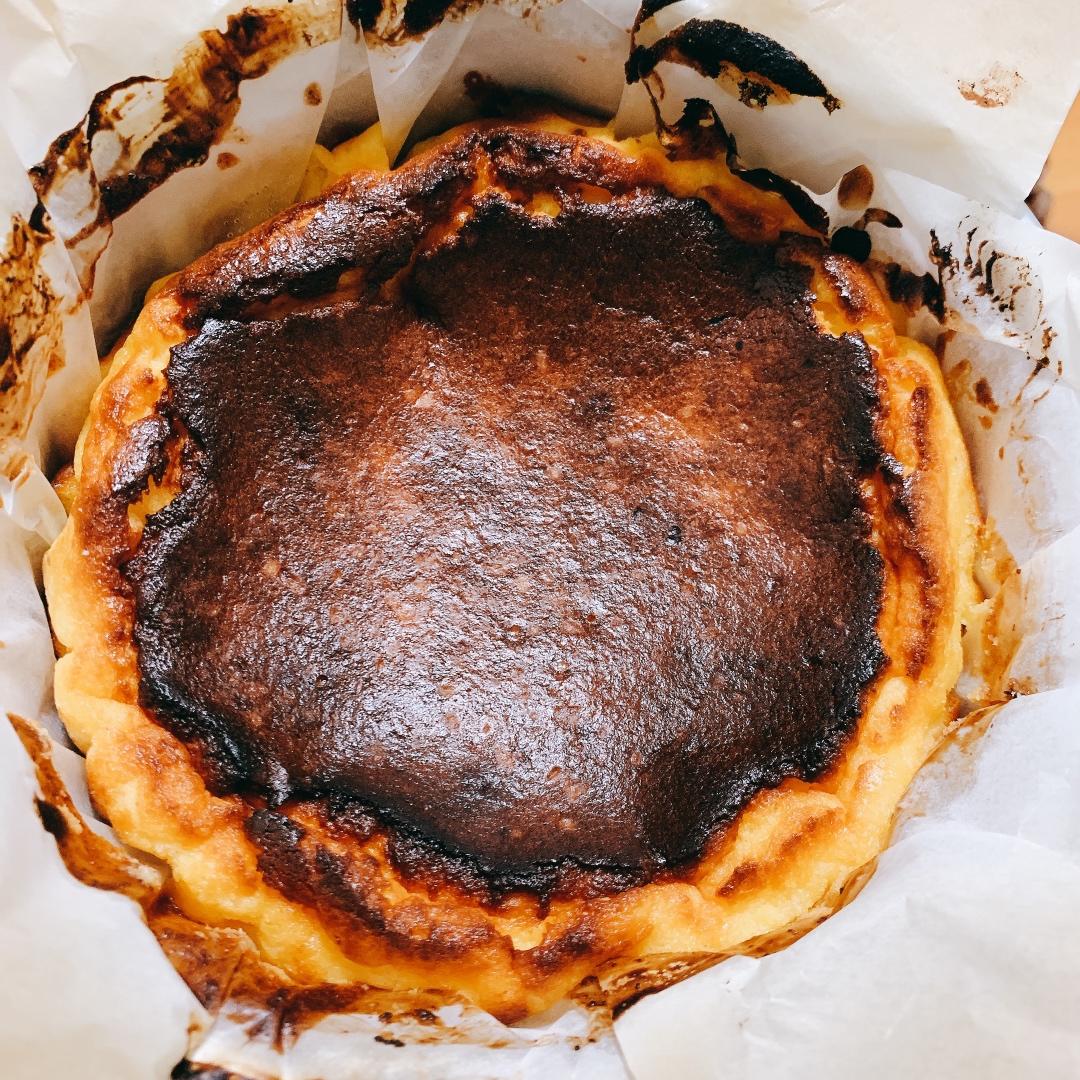 “烧伤”的奶酪蛋糕Burnt cheese cake