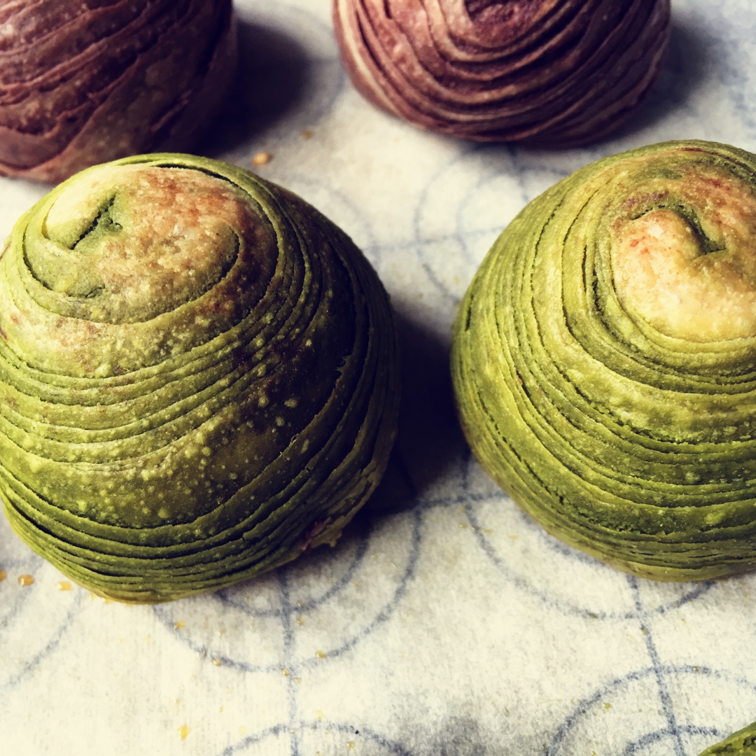 蛋黄酥~紫薯、抹茶、原味~花好月圆，中秋快乐~内附一次做六色蛋黄酥方法~