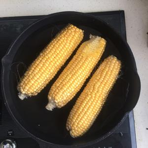 煮玉米的做法 步骤1