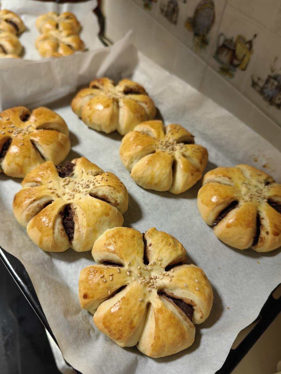 豆沙花朵面包（附红豆馅做法）