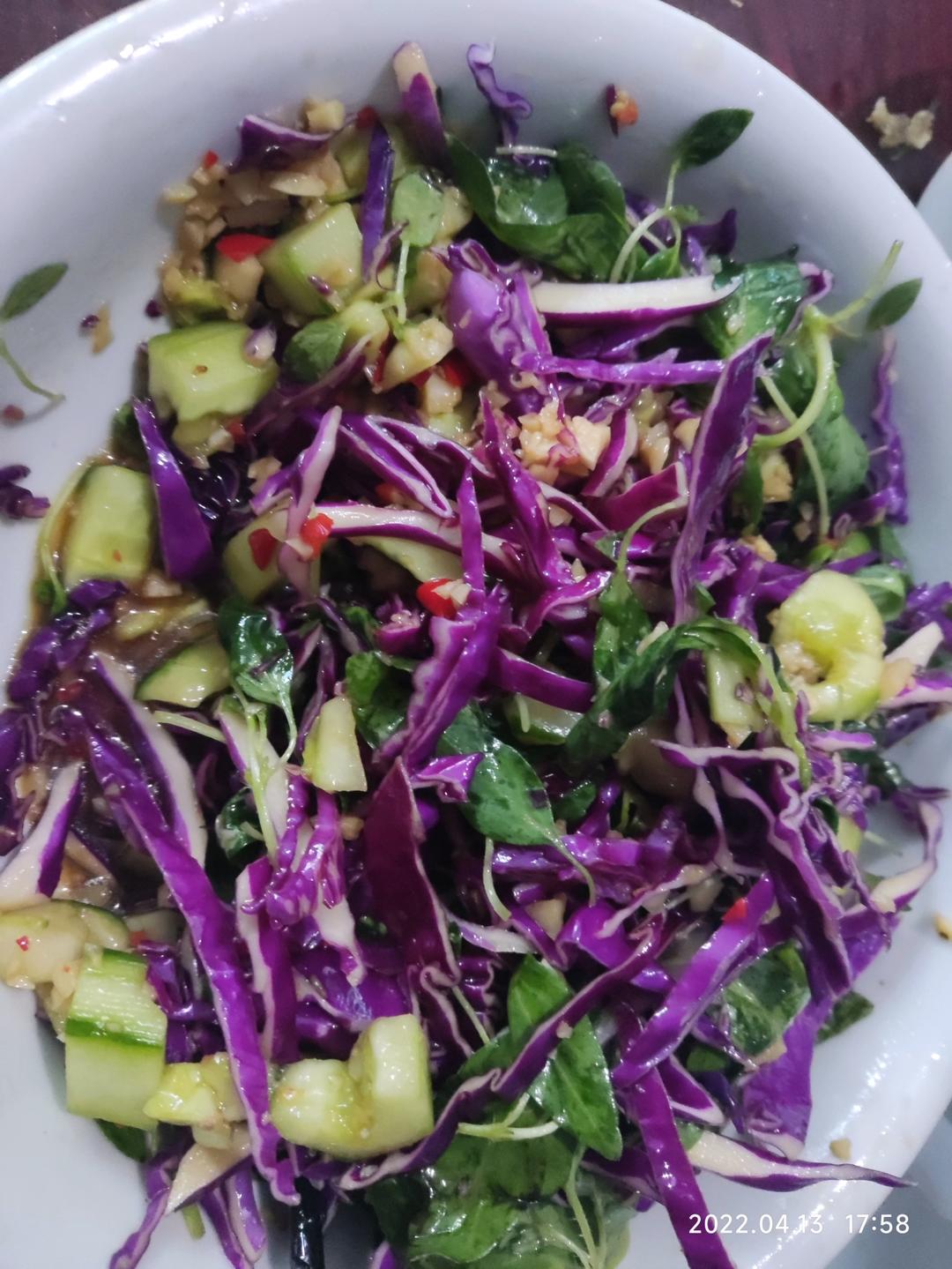 超开胃凉拌紫甘蓝