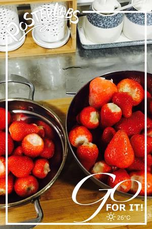 清甜草莓果酱及草莓罐头的做法 步骤1