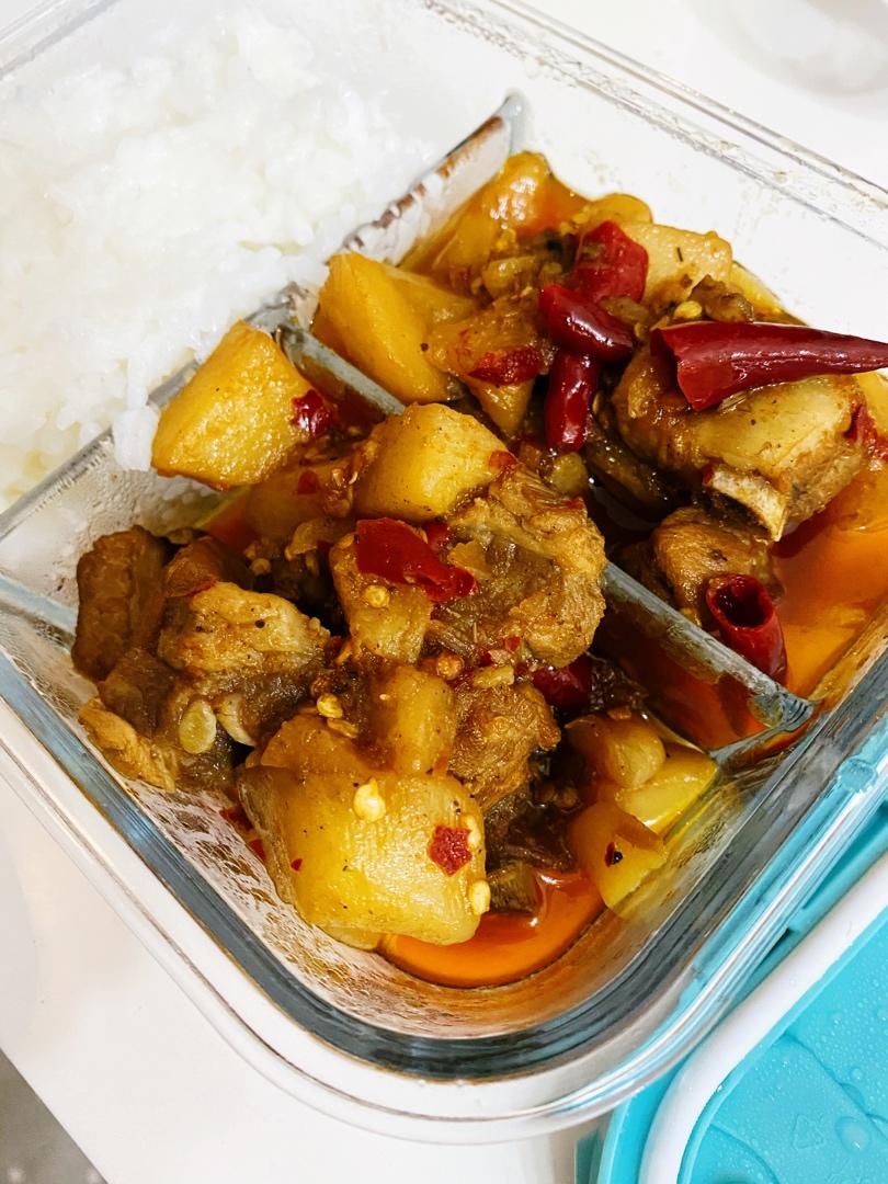 川味土豆烧排骨