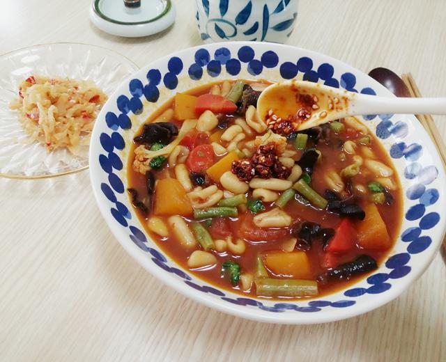 热热乎乎的一碗烩麻食的做法