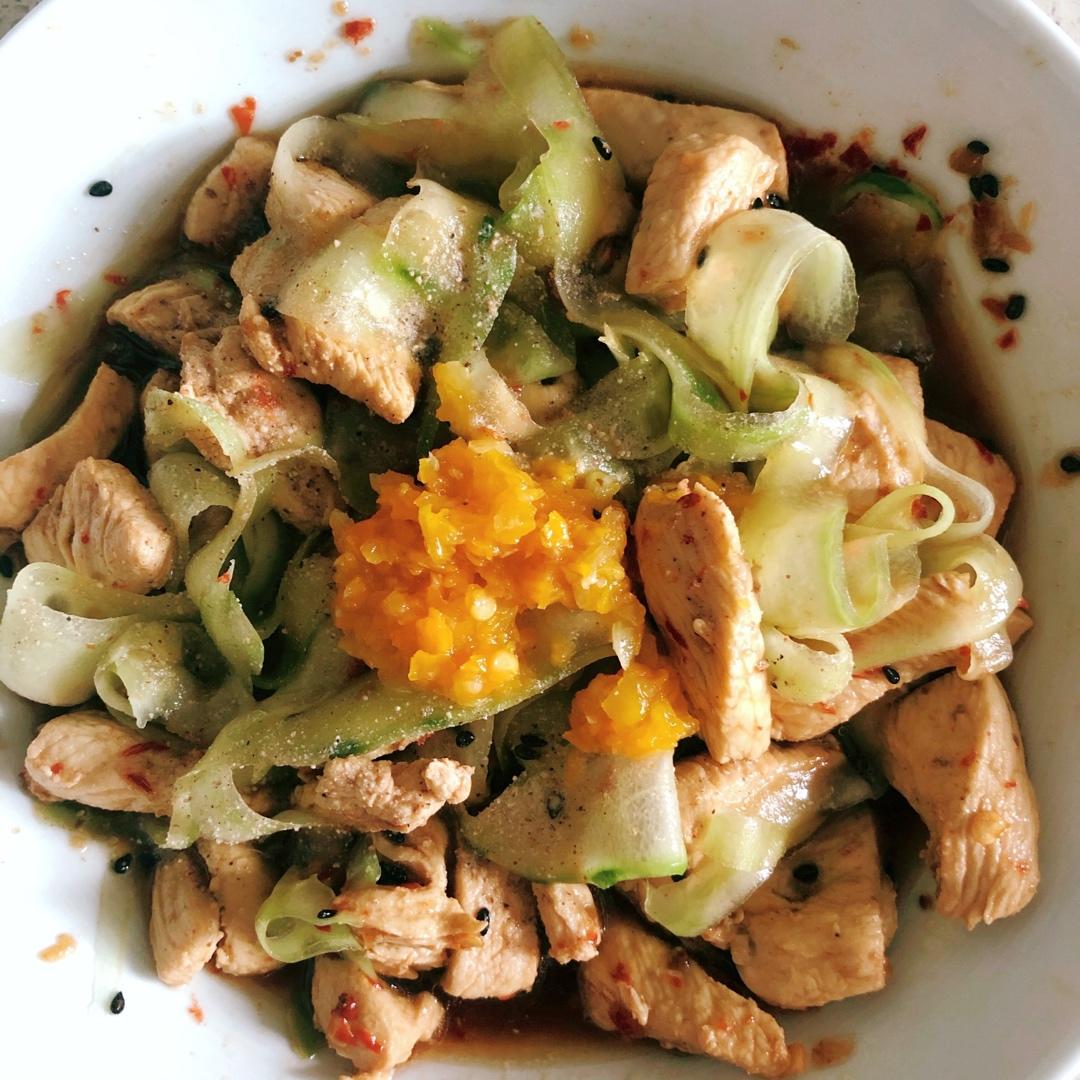 香芹凉拌手撕鸡胸肉 低卡减肥方便快捷~