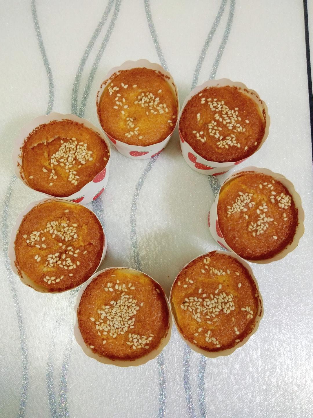 香气扑鼻的纸杯蛋糕的做法