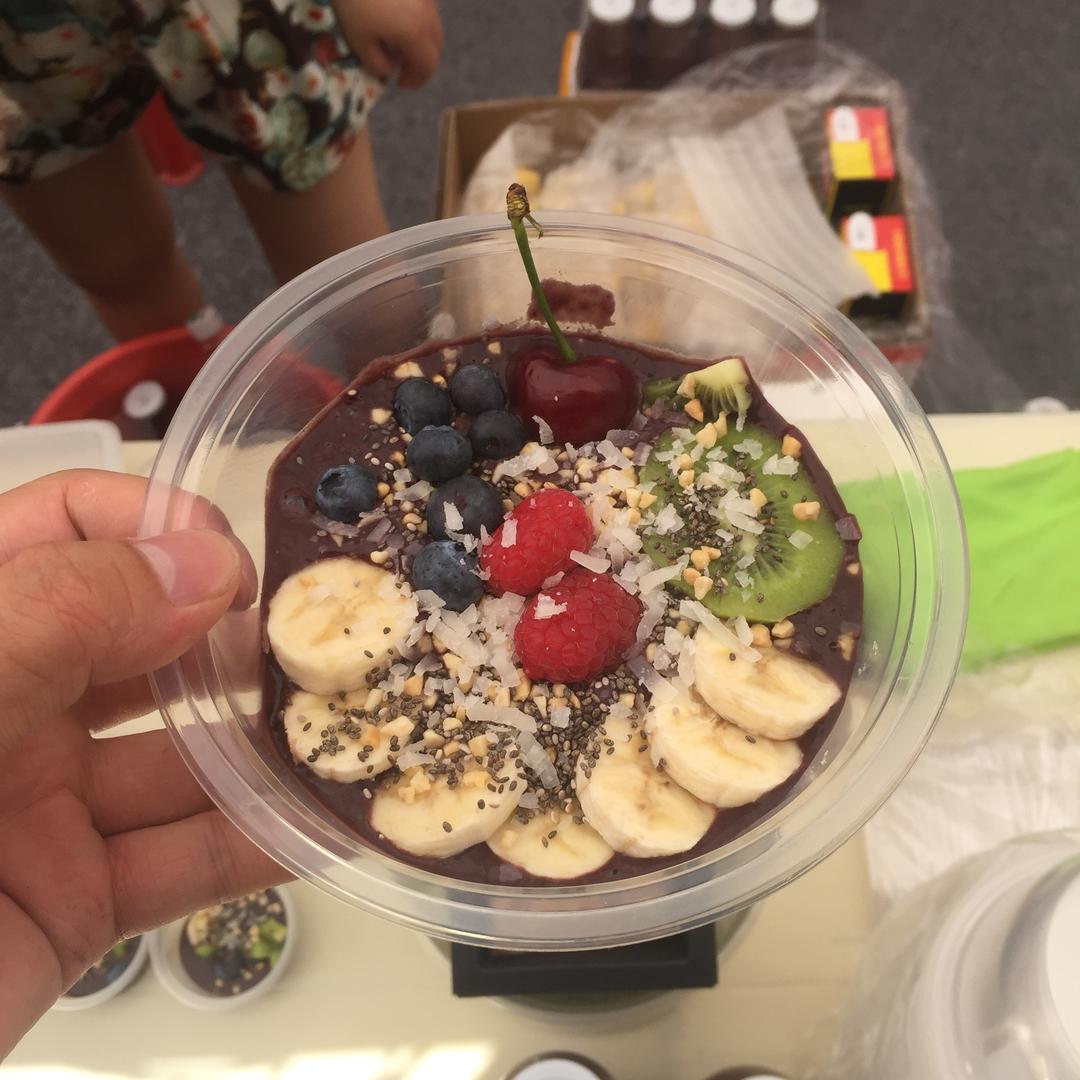 Acai Bowl (健康水果泥）可以用勺子吃的smoothie