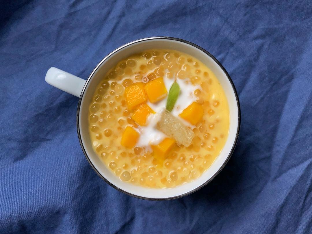 郑赵二二做的港式甜品杨枝甘露芒果西米露附芒果花切法