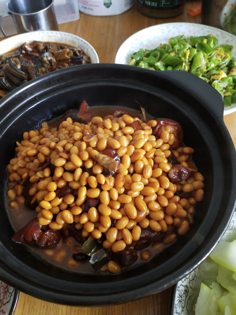红烧猪蹄炖黄豆的做法