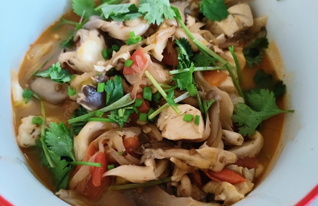 傣味酸笋煮鱼（边境美食）