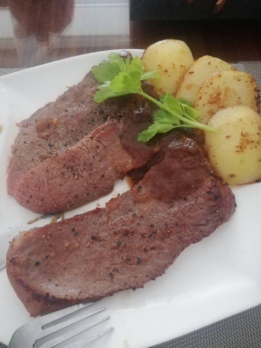 经典黄油煎牛排