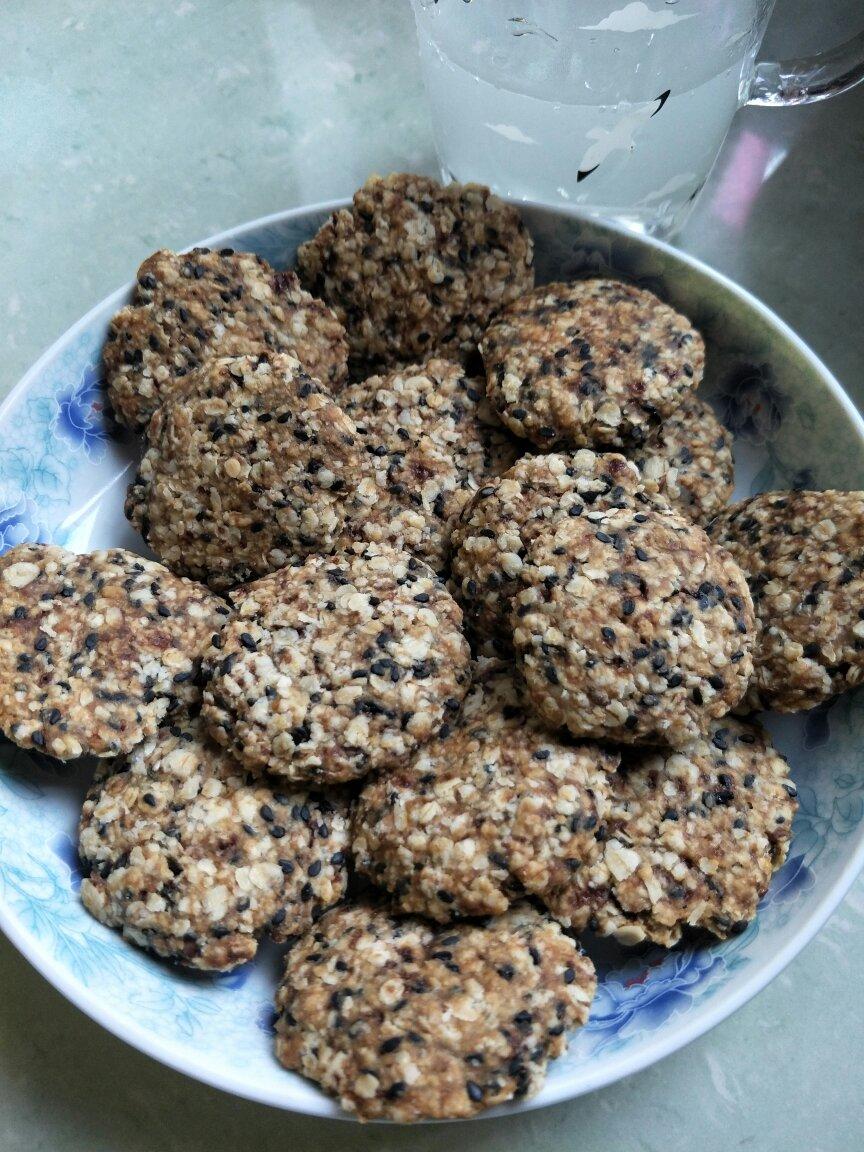 素食:有机燕麦芝麻大饼干