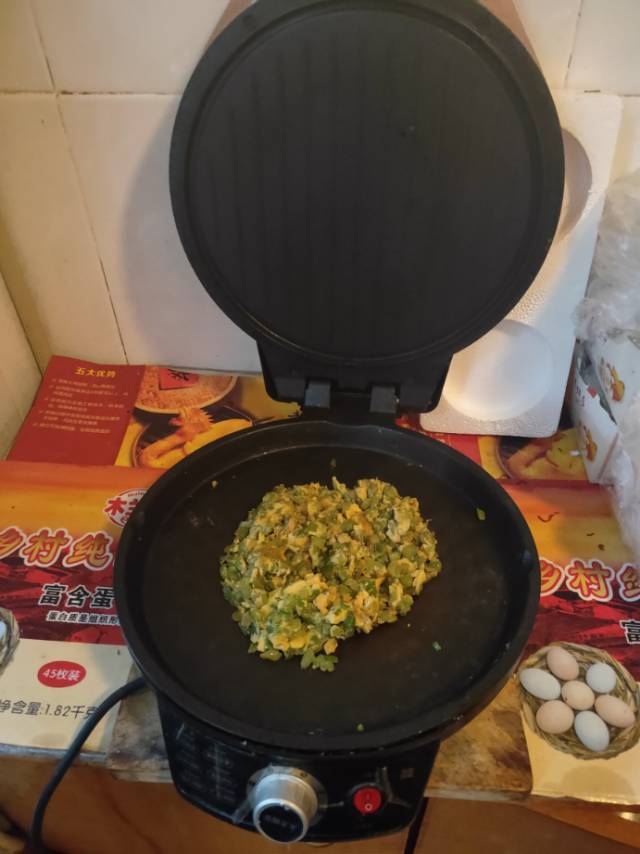 家常快手菜——芹菜炒蛋