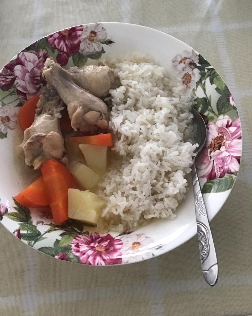 鸡腿炖土豆