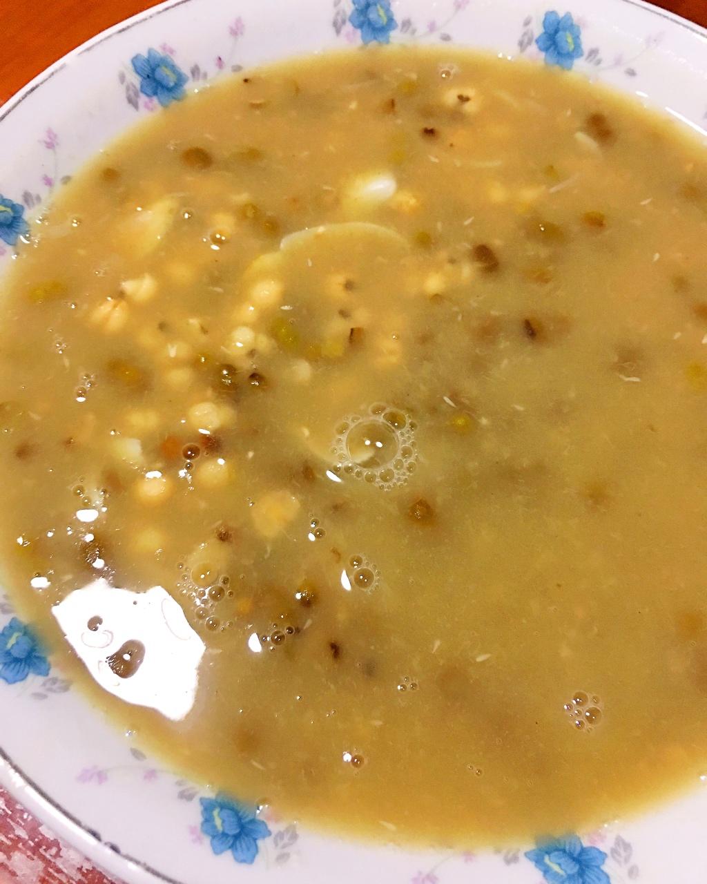 百合绿豆薏米汤