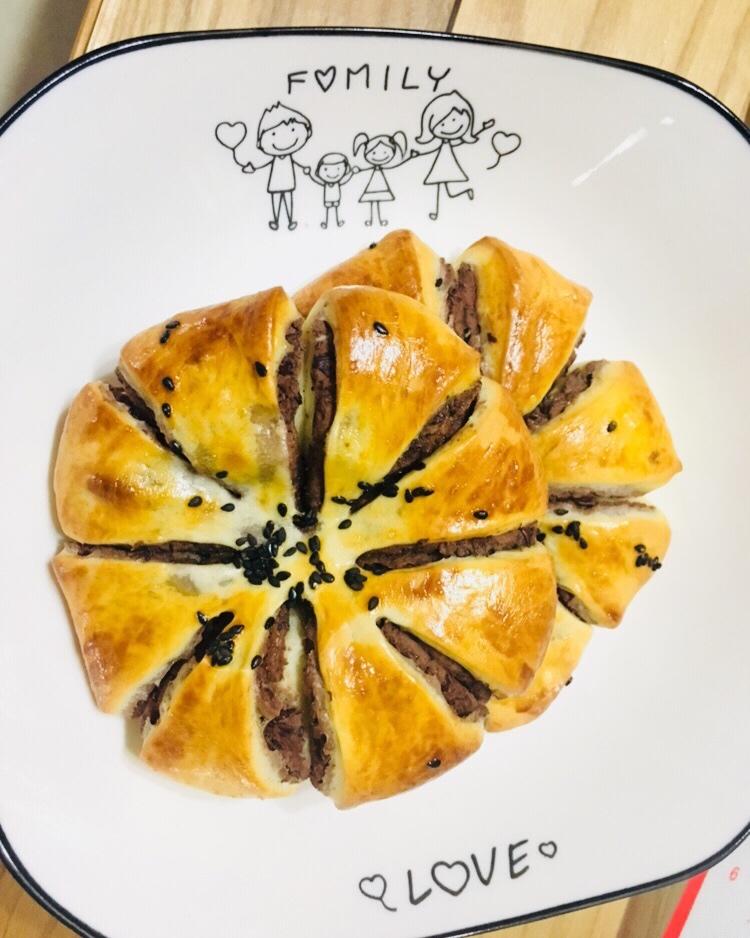 花朵豆沙面包