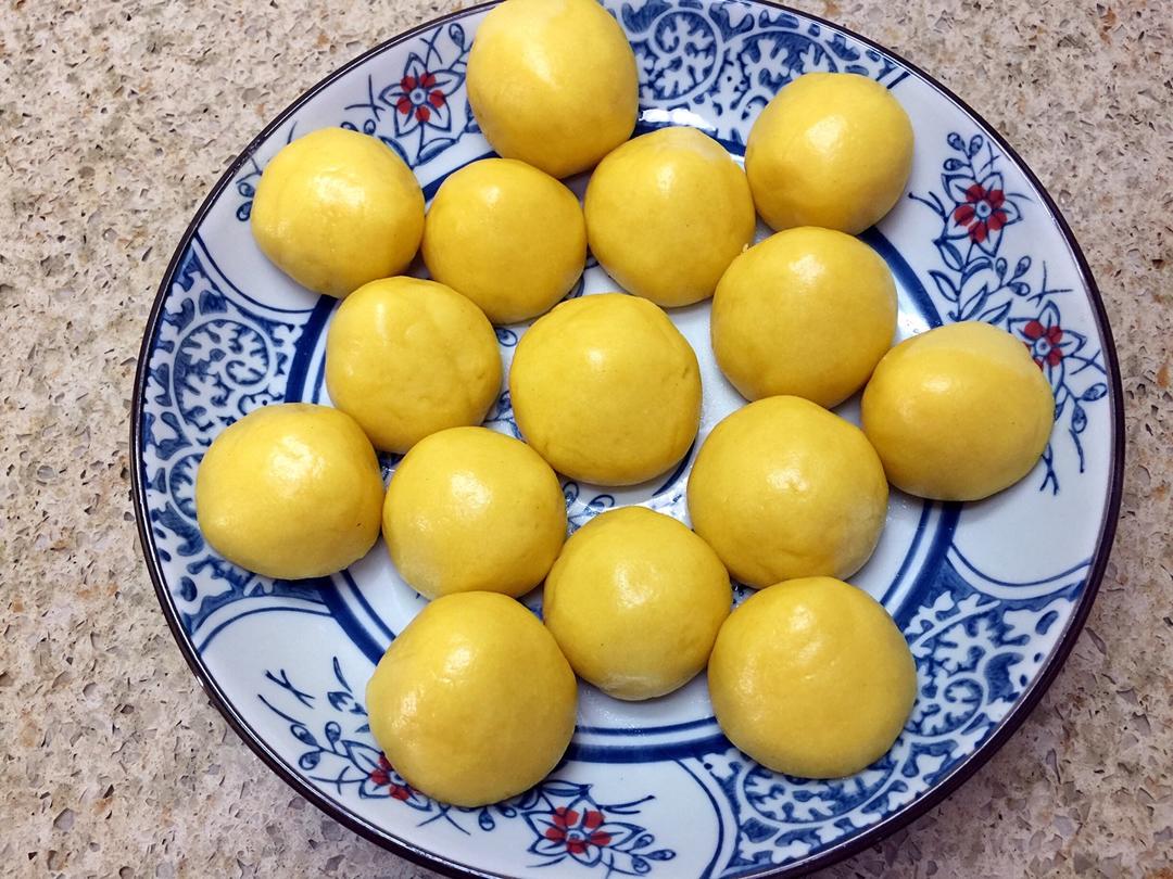 蒸一笼香糯小窝头