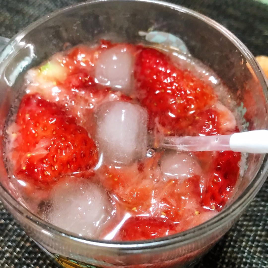 如何get一杯少女心满满的粉红色夏日特饮----蜜桃气泡水
