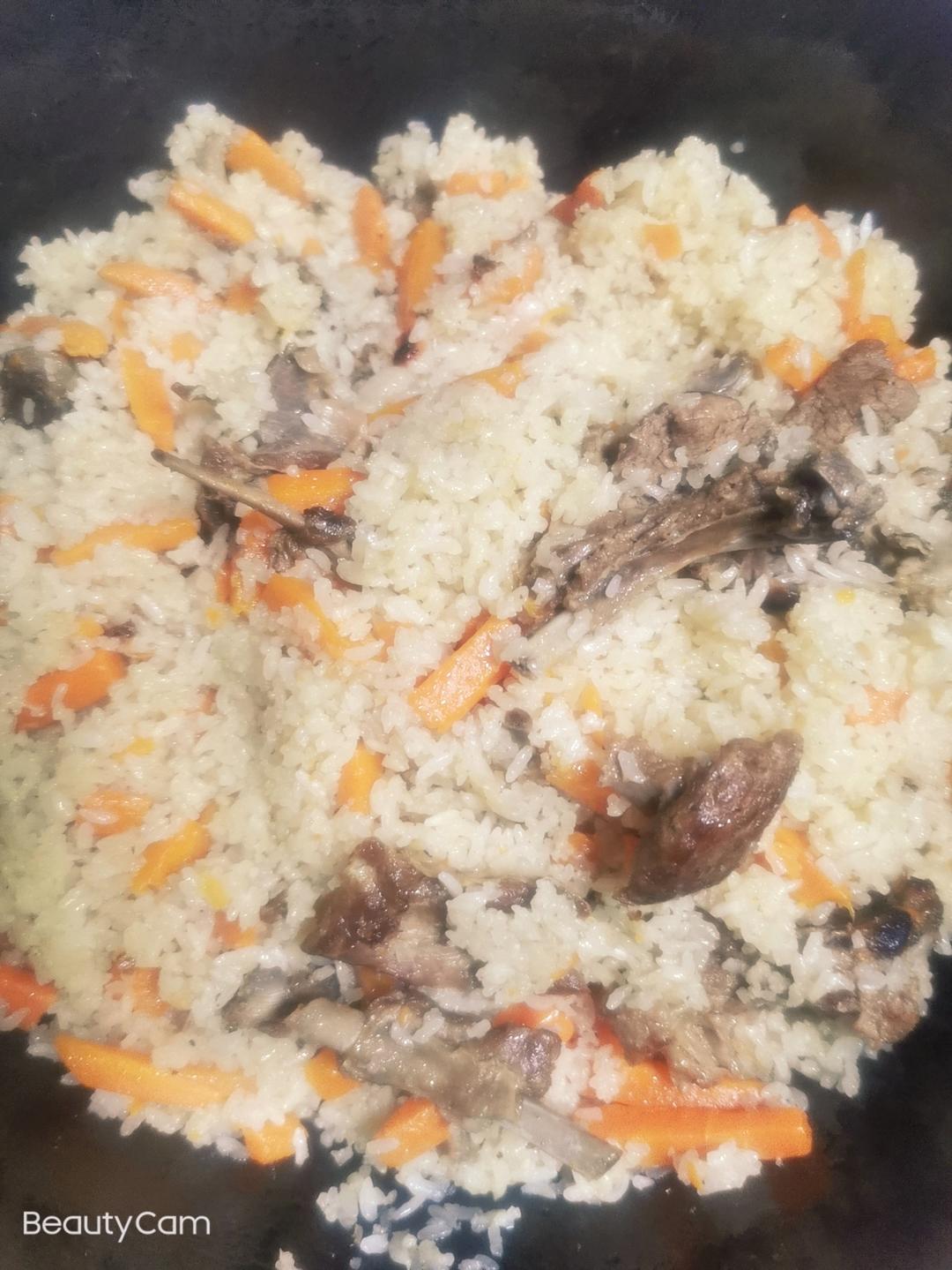 新疆羊排抓饭