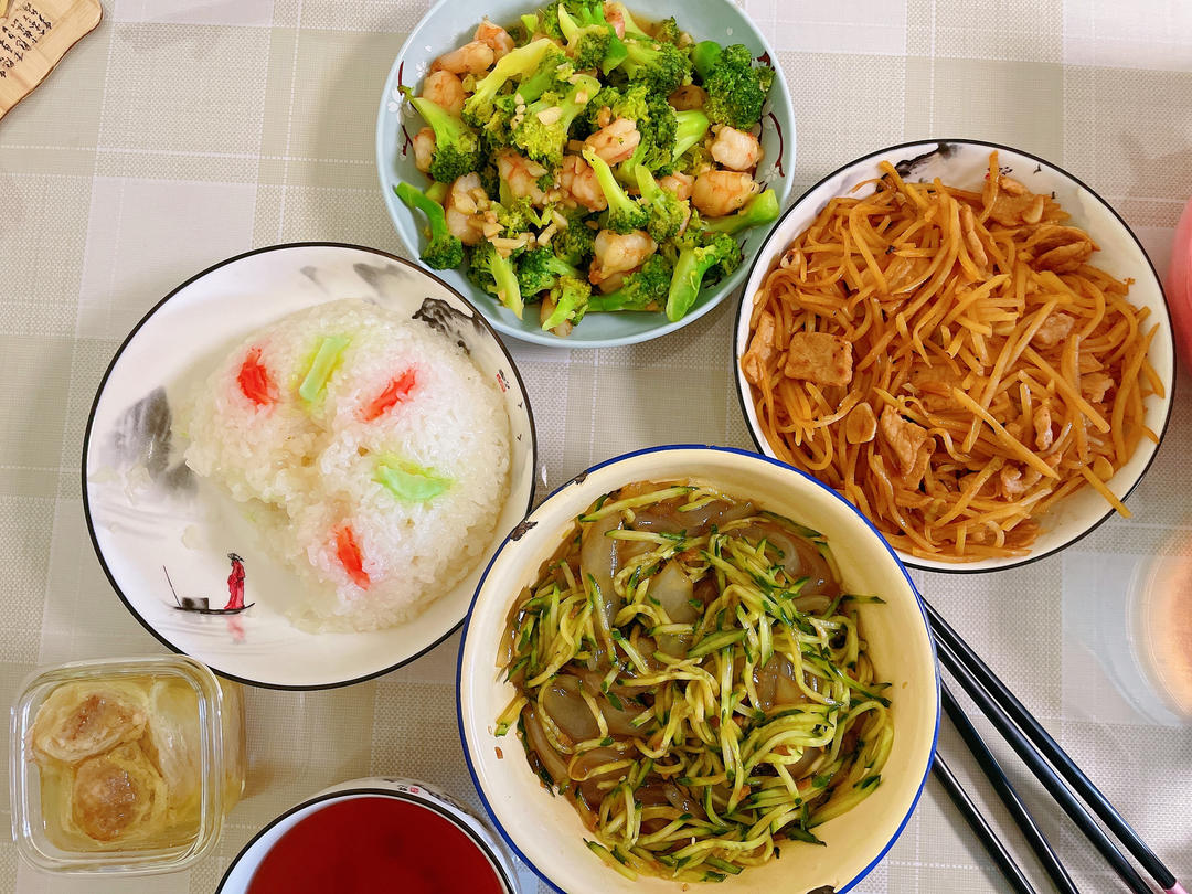 虾仁炒西兰花
