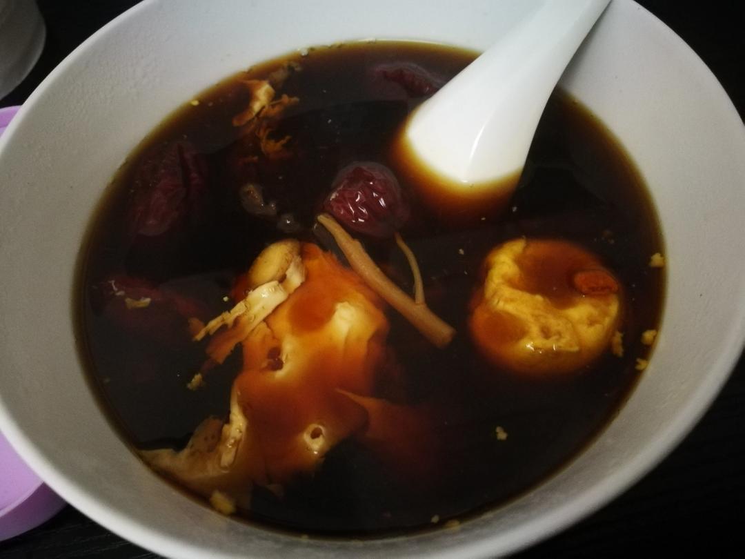 当归红枣鸡蛋