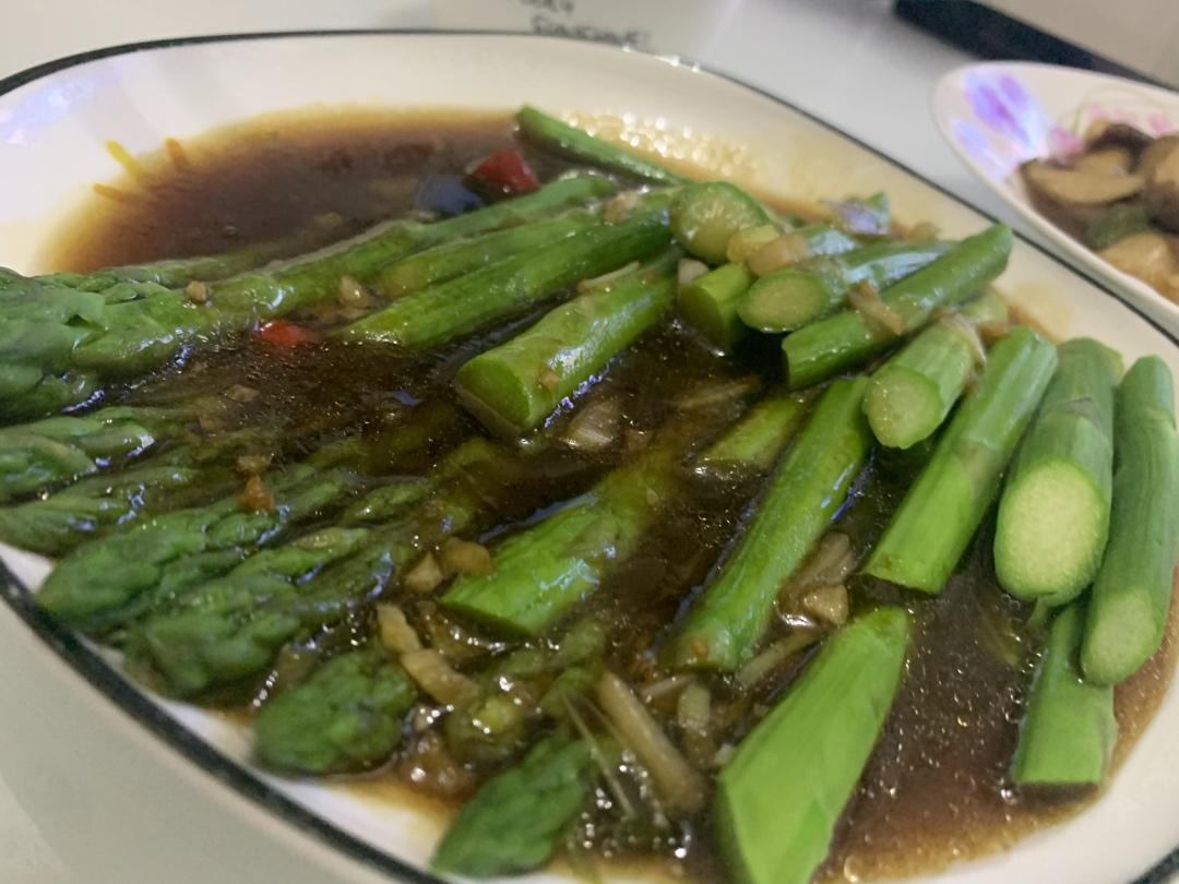 鲜味油淋芦笋
