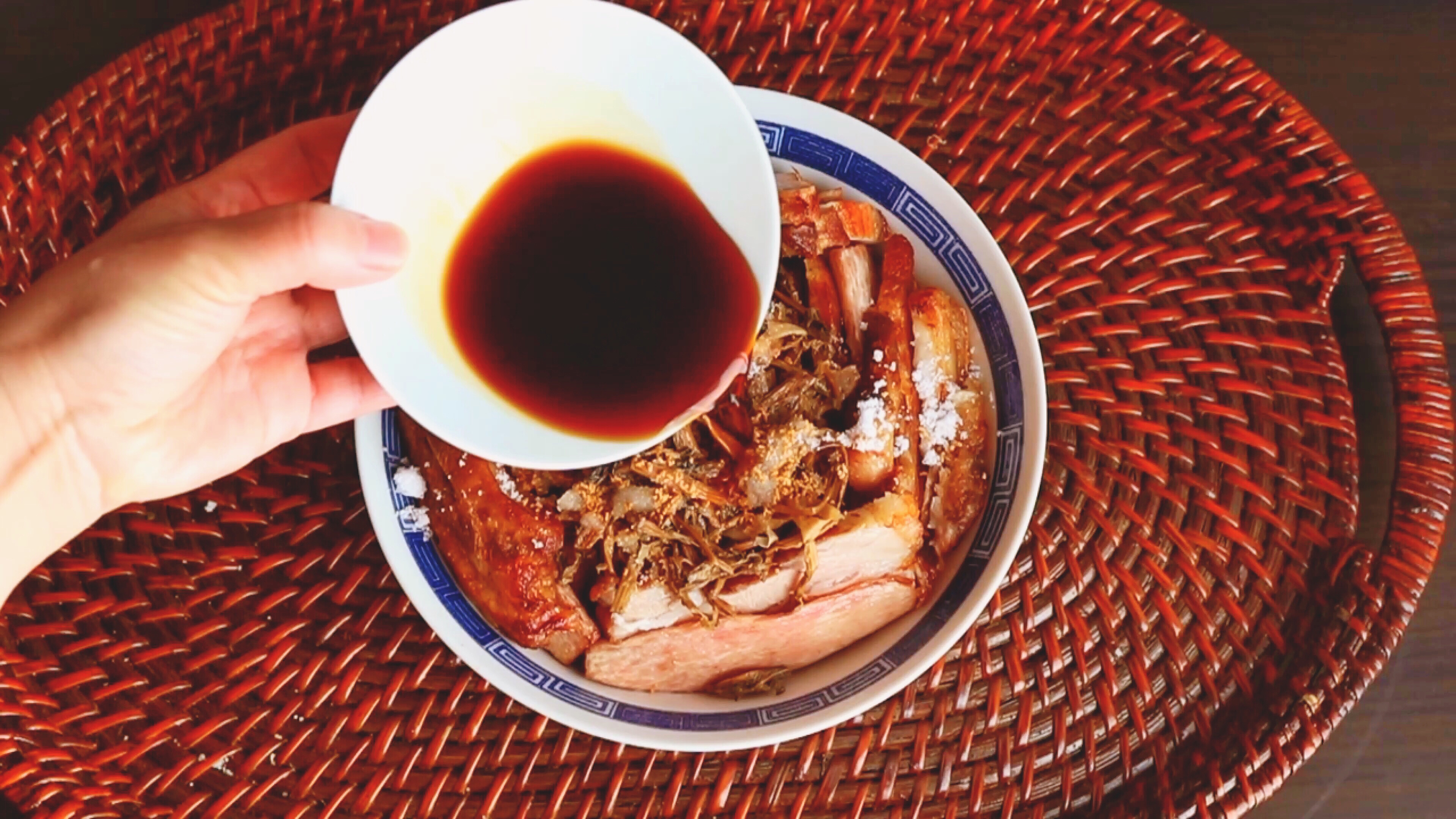 春节菜肴—梅菜扣肉的做法 步骤17