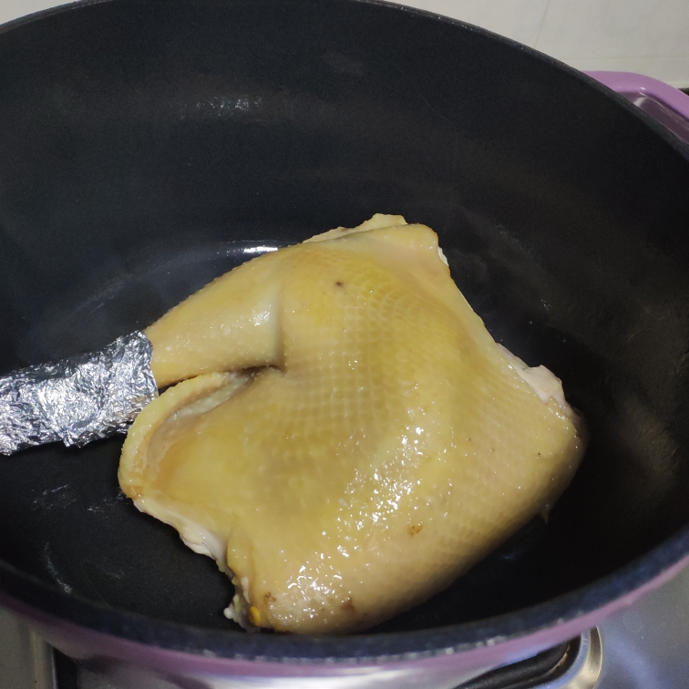 家常版广式豉油鸡的做法 步骤4