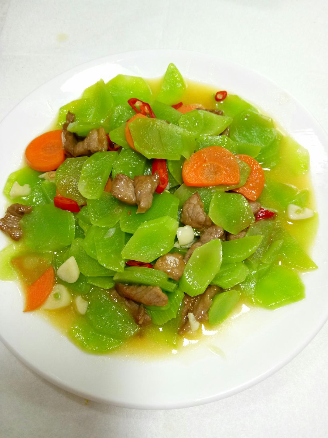 莴笋炒肉片