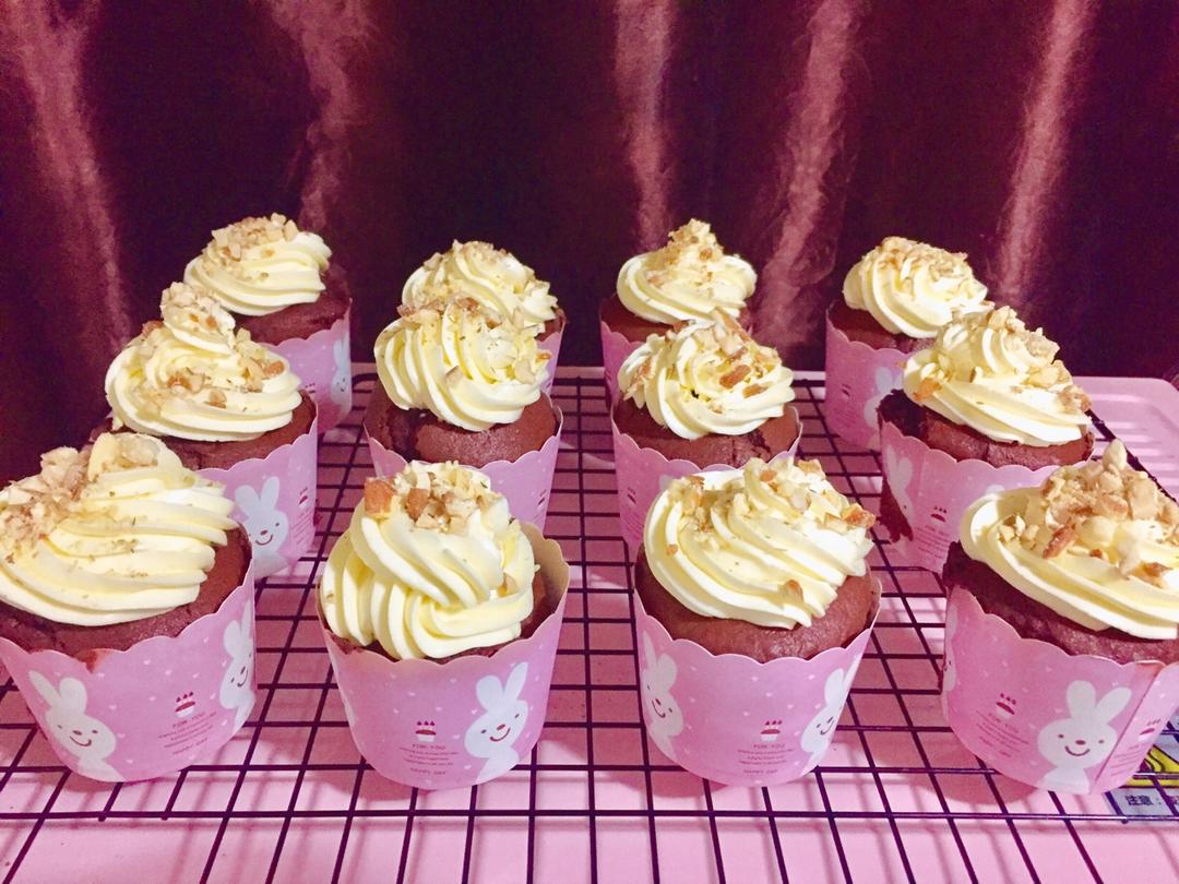 传统红丝绒杯子蛋糕（极软无泡打粉）Red velvet cupcake