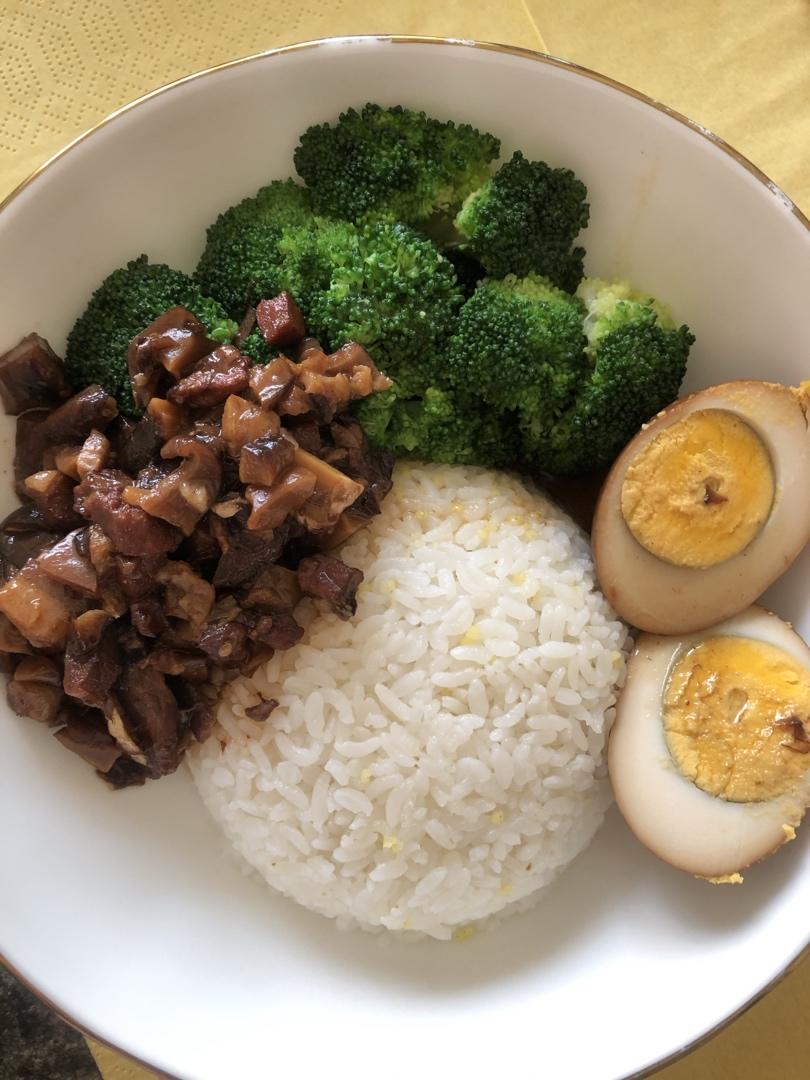 好吃到停不下来的卤肉饭