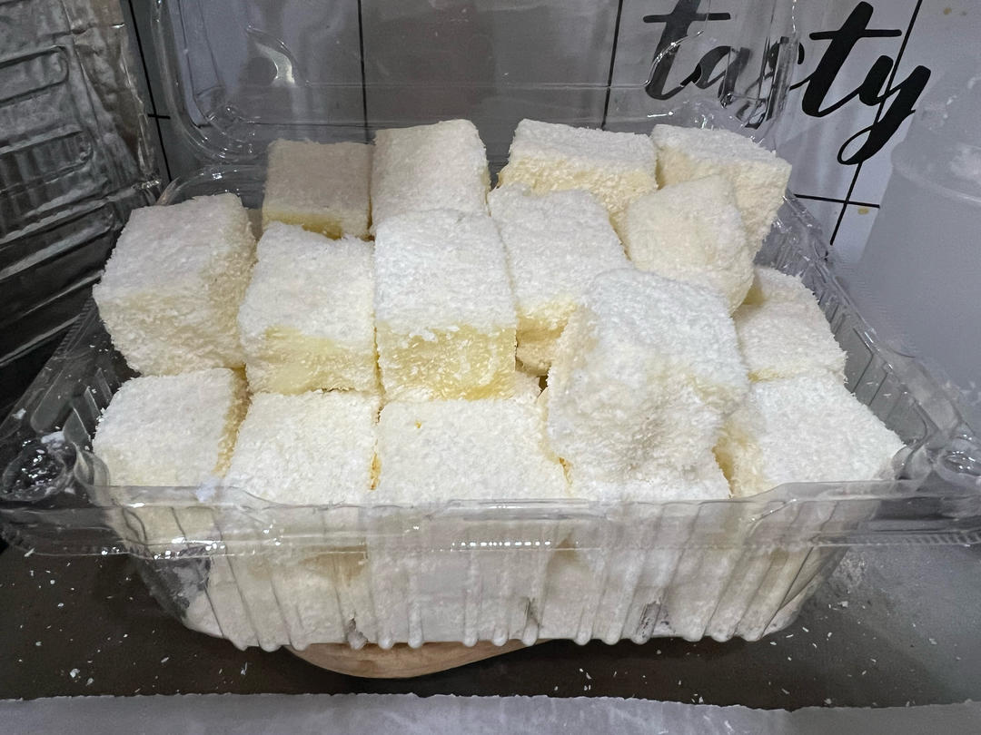 完胜85度C牛奶椰丝小方